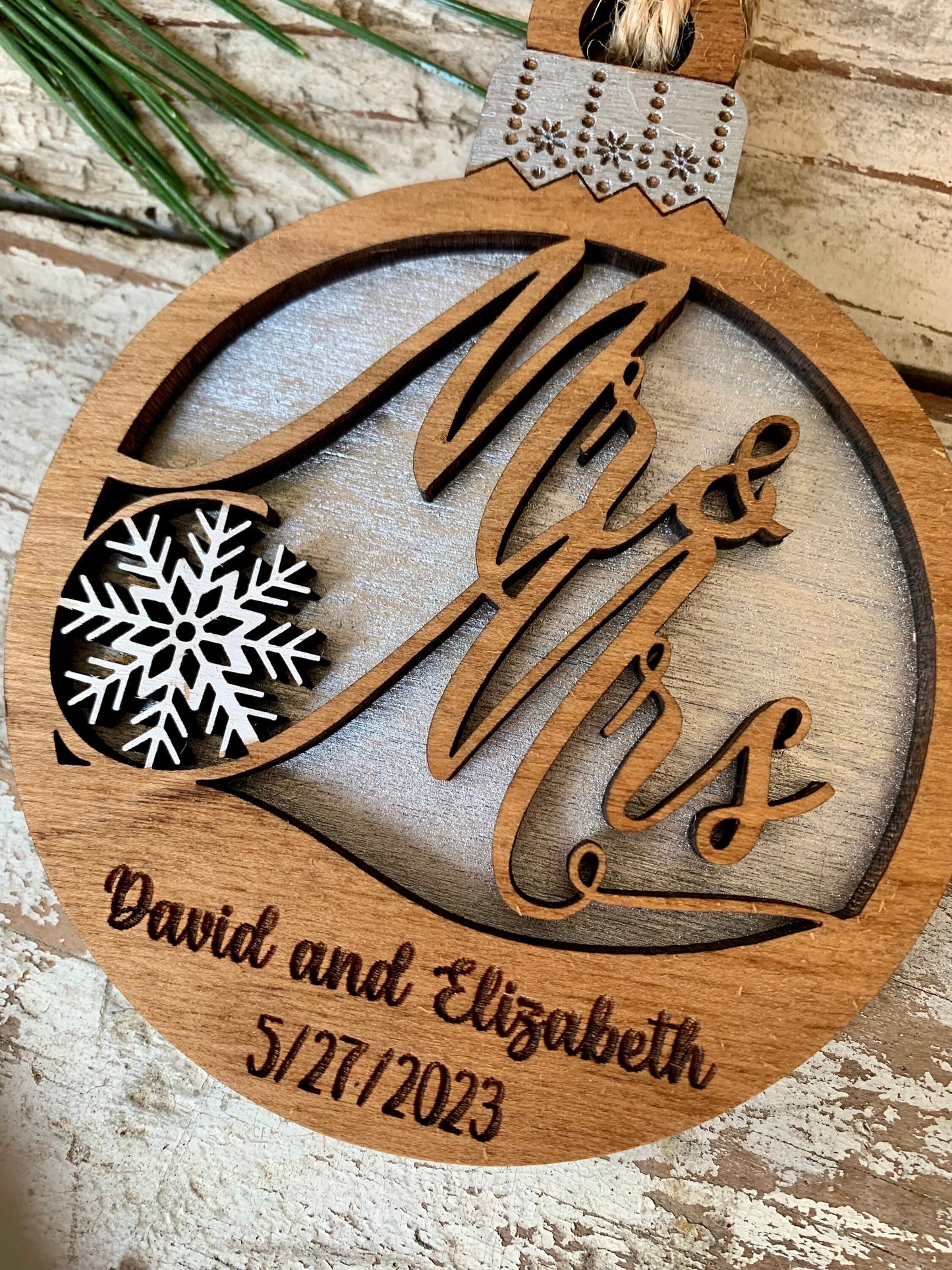 2026 Personalized Mr. and Mrs. Christmas Tree Ornament | Wedding Gift for Bride and Groom | Newlyweds First Christmas Ornament