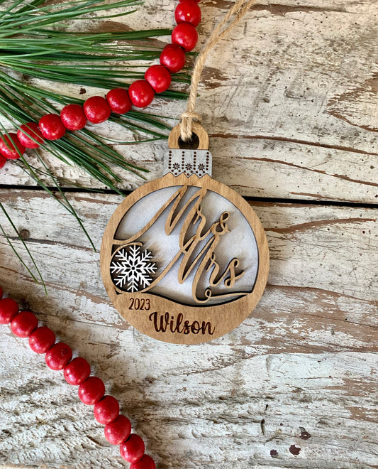 2026 Personalized Mr. and Mrs. Christmas Tree Ornament | Wedding Gift for Bride and Groom | Newlyweds First Christmas Ornament
