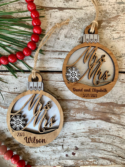 2026 Personalized Mr. and Mrs. Christmas Tree Ornament | Wedding Gift for Bride and Groom | Newlyweds First Christmas Ornament