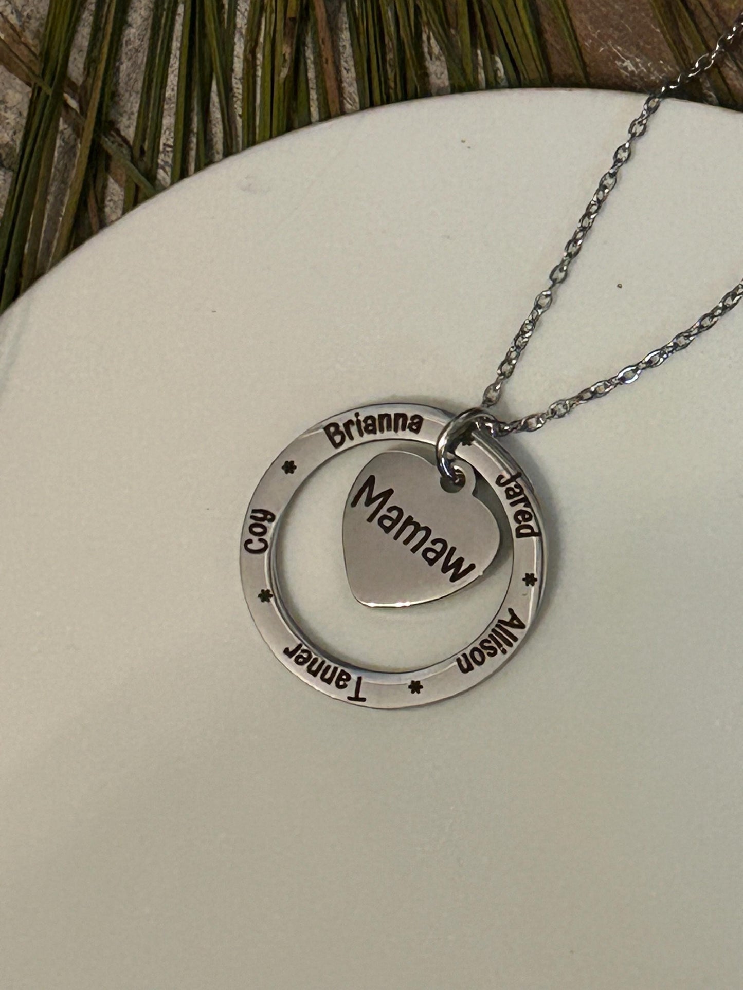 Personalized Circle Heart Mom Necklace with Kids Names | Mothers Day Gift from Son or Daughter | Custom Jewelry for Grandma Nana Gigi Mamaw