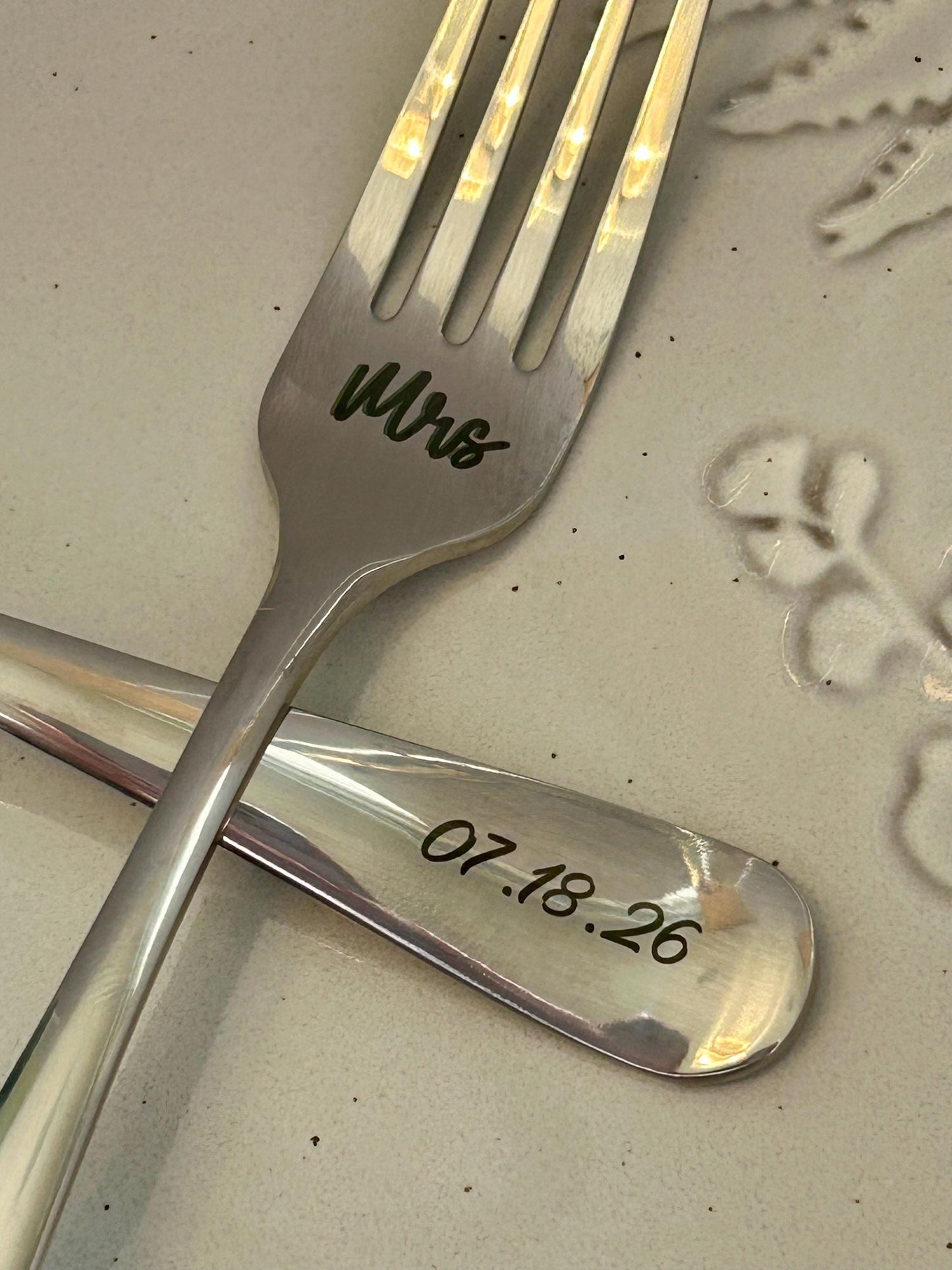 Personalized Mr. and Mrs. Wedding Day Forks | Bride and Groom Wedding Cake Utensil Set | Engraved Stainless Steel Dessert Fork